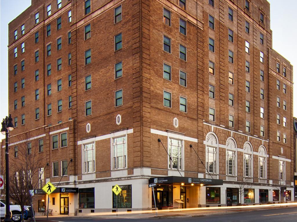 Grand Eastonian Hotel & Suites Easton Exteriör bild